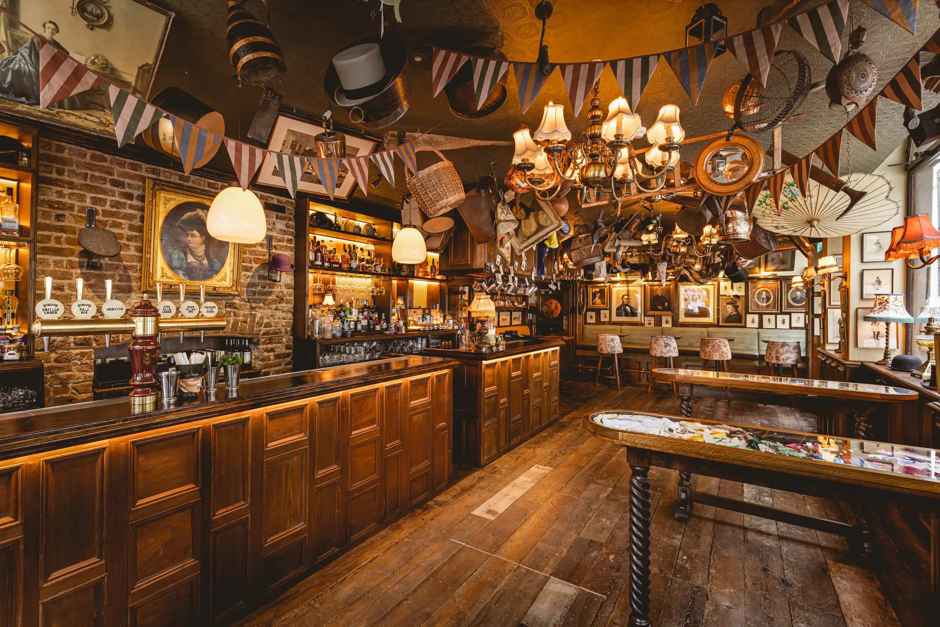 Mr Fogg's Hat Tavern, Mr Fogg's Hat Tavern and Gin Club